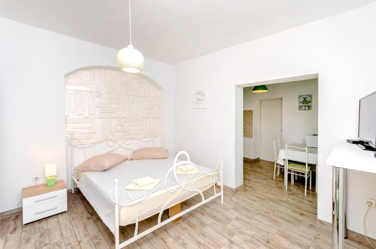 Apartments And Room Take It Easy Tribalj Eksteriør billede